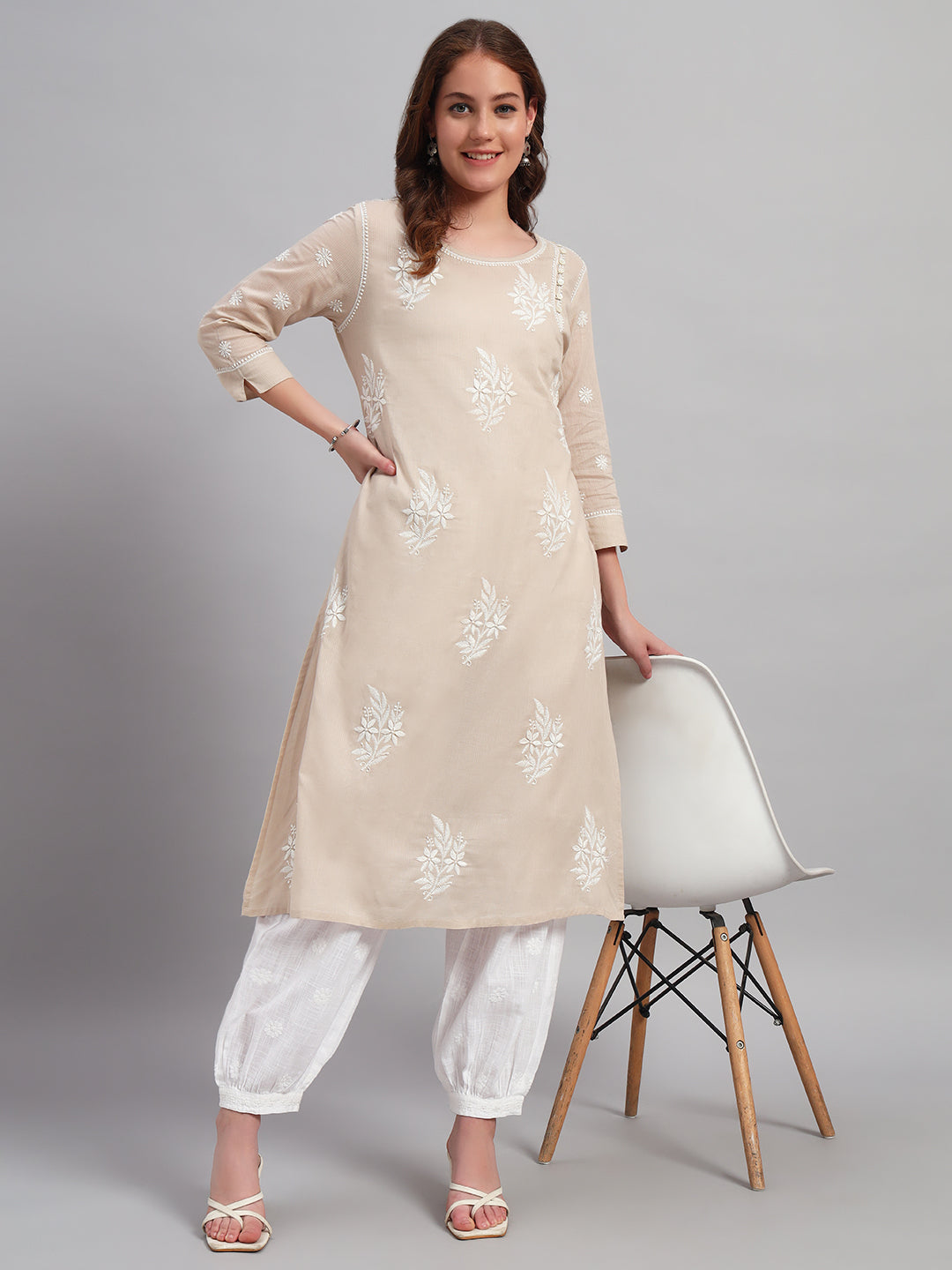 Hand-Embroidered Awadhi-style Chikankari Kurta