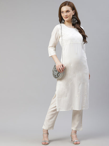 Off White Kurta with 'Daraz' work